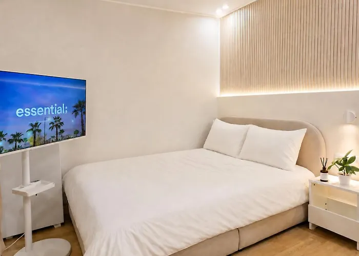 Creamy Bay Apartment
